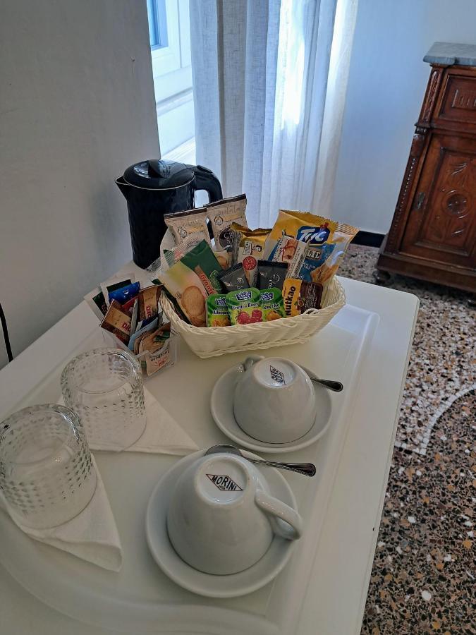 Dora Aurea Hotel Levanto Bagian luar foto