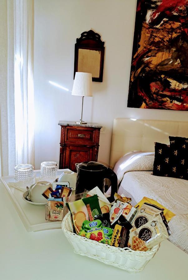 Dora Aurea Hotel Levanto Bagian luar foto