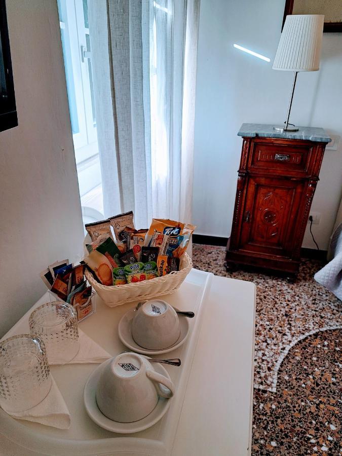 Dora Aurea Hotel Levanto Bagian luar foto