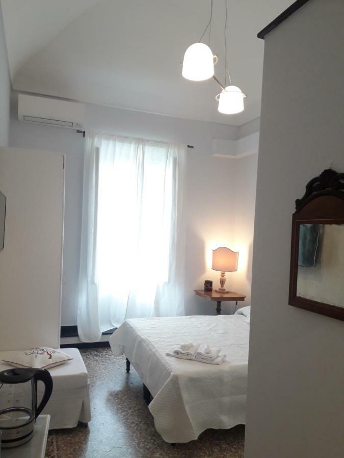 Dora Aurea Hotel Levanto Bagian luar foto